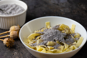 pasta with poppy seeds