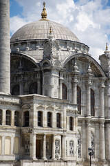 Fototapeta premium Ornate exterior of Ortakoy Mosque in Istanbul, Turkey