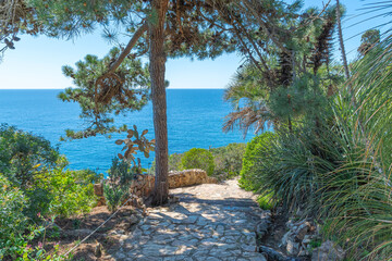 Vue sur la mer à la Costa Brava à Blanes, Espagne.	