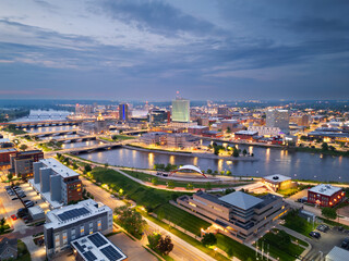 Cedar Rapids, Iowa, USA cityscape on the Cedar River