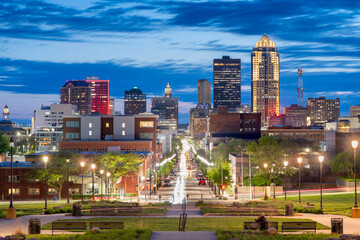 Des Moines, Iowa, USA Downtown City Skyline