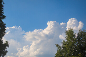 White big large volume fluffy clouds
