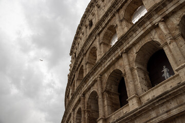 Fototapeta premium colosseum exterior low angle