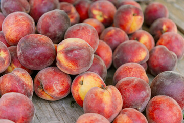 fresh peaches at the farmers  market