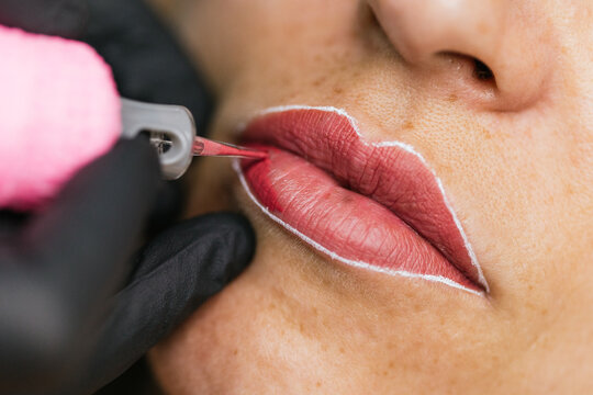 Experience the professional lip micropigmentation procedure for semipermanent makeup and cosmetic enhancement in the beauty industry