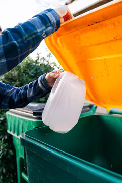 Using residential recycling bin 