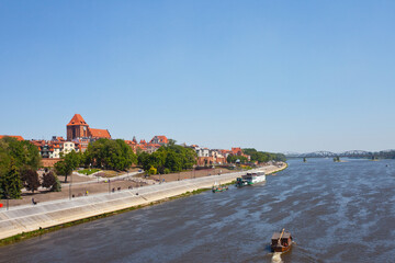 Widok z mostu na panoramę Torunia. Panorama of Torun, Poland © 123108 Aneta