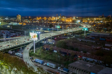 Fototapeta premium Autopista sobre la villa