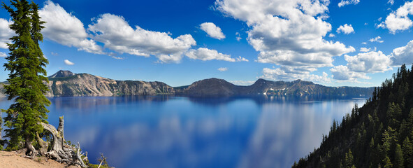 Crater Lake In Oregon © Leny Silina Helmig