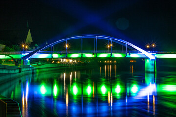 Brücke beleuchtet