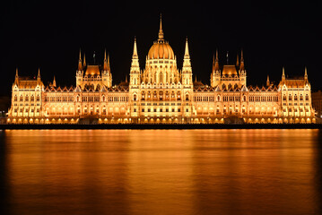 Naklejka premium hungarian parliament building
