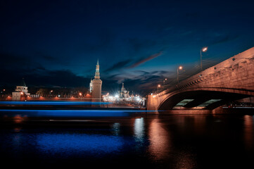 Fototapeta premium Beautiful city landscape at night. The Moscow River and Kremlin buildings.