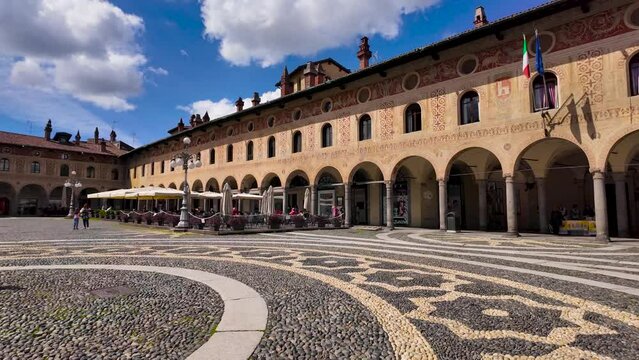 Vigevano, Lombardia, Italia 05.2024 - Beautiful ancient square Created during the Renaissance with arcades and a cathedral