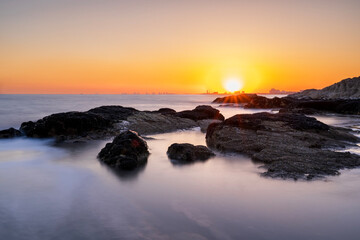 In the evening, the seaside scenery