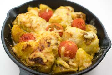 ロールキャベツとトマトのチーズ焼き
