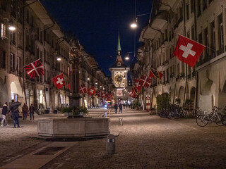 Bern, Schweiz: Die Zytglogge (Zeitglockenturm) bei Nacht