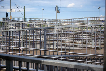 Geländerlabyrinth am Bahnhof
