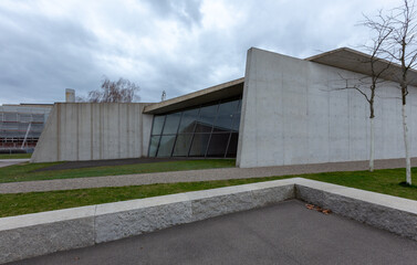 Obraz premium Das Vitra Design Museum ist ein Designmuseum in Weil am Rhein ( Deutschland ), an der Grenze zur Schweizer Stadt Basel.