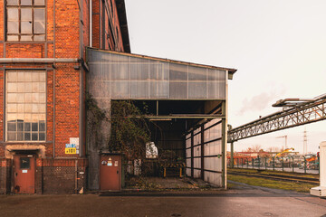 Industrieanlage in Frankfurt-Griesheim im Wandel: Umbau und Abrissarbeiten