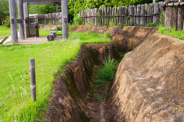 Obraz premium 佐賀県の吉野ヶ里遺跡の堀