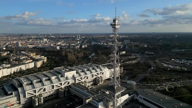 Das Internationale Congress Centrum und der Funkturm in Berlin, Deutschland