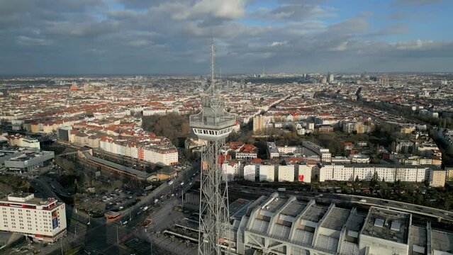 Das Internationale Congress Centrum und der Funkturm in Berlin, Deutschland