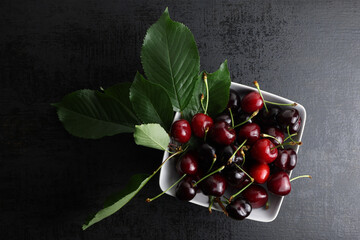 Ciliegie dolci, fresche e mature