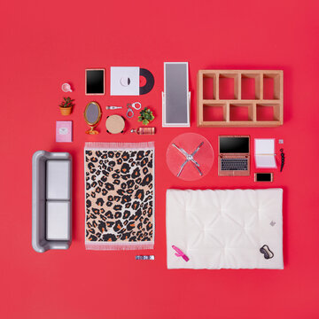 Dollhouse inventory / red