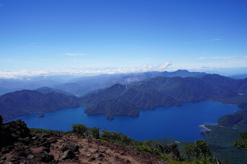 男体山山頂付近からの中禅寺湖