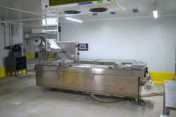 Food processing and Packaging system, THERMOFORMING MACHINE.