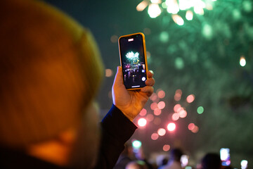 many fireworks in the night sky 