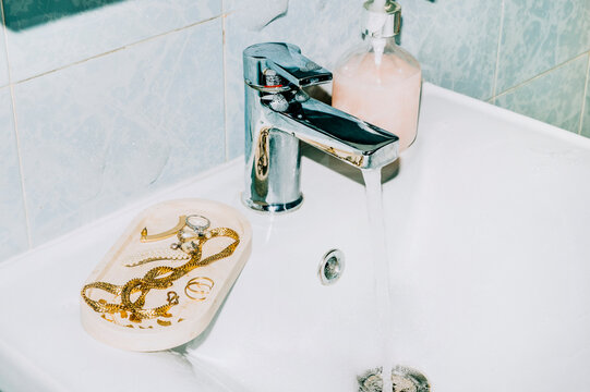 bathroom basin