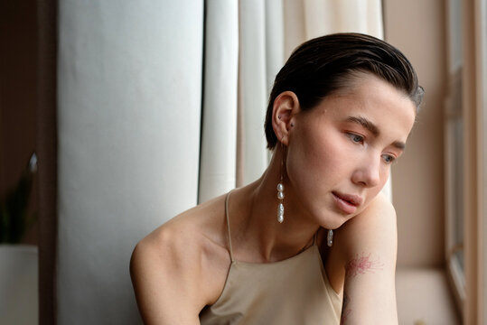 Portrait of  a woman with pearl earring