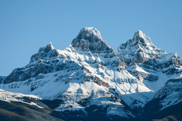 Obraz premium The snow-covered mountains are majestic and awe-inspiring