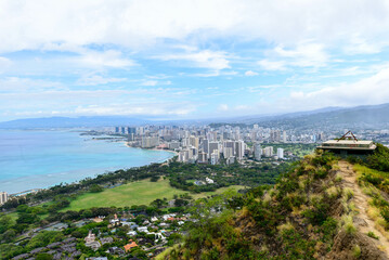Obraz premium Cityscape of Honolulu seen from Diamond Head State Monument Hawaii USA.