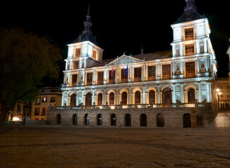 Fototapeta premium Historic Diputacion Provincial de Toledo building illuminated at night