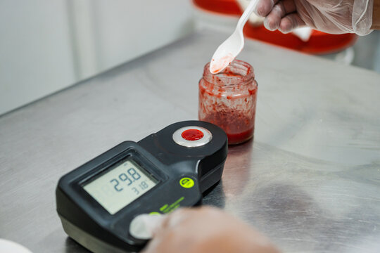 Using Digital Refractometer Food Technology