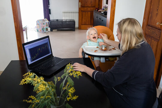 Housewife trading from home