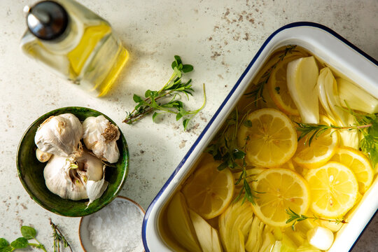Fennel and lemon slices in oil