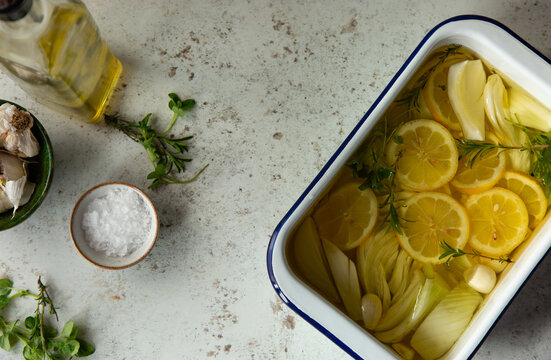 Fennel and lemon slices in oil