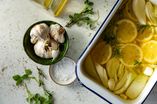 Fennel and lemon slices in oil