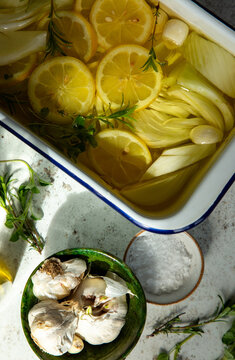 Fennel and lemon slices in oil