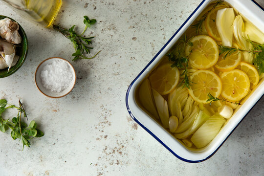 Fennel and lemon slices in oil