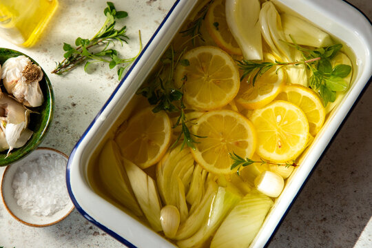 Fennel and lemon slices in oil