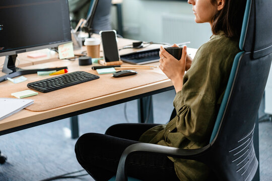 A female programmer in the office