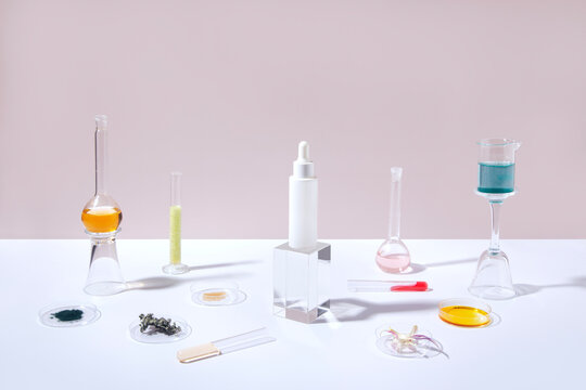 Lab experimenting for cosmetic product formula