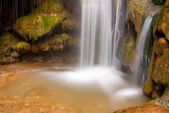 Serenity at Karahayit Aglayan Kaya Waterfalls: Captivating Natural Beauty and Flowing Water in Turkey's Tranquil Oasis