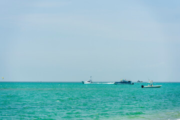 Fototapeta premium Boat in the ocean in Key Biscayne, Florida