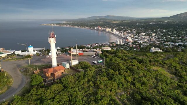 Costanera montevideo uruguay toma aerea con drone