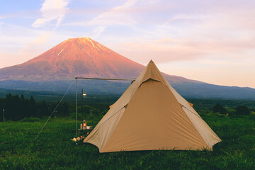 赤富士とテント